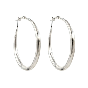 Boucles d'oreilles créoles ovales argentées minimalistes avec finition polie moderne
