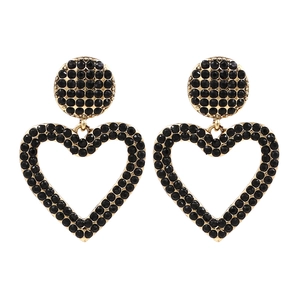 Boucles d'oreilles pendantes dorées avec grands cœurs évidés et cristaux noirs sertis