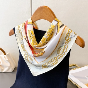 Élégant Carré De Satin Imitation Rétro Français Imprimé Chaîne Ceinture Gland Foulard Cheveux Cou Accessoire Mode Femme