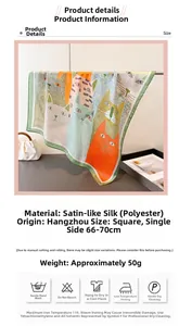 Detailansicht eines quadratischen Satinschals mit süßem Katzenprint und Seidenglanz