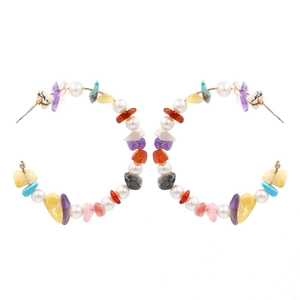 Mixed Colored Crushed Stone And Artificial Pearl Hoop Earrings Bohemian C Shaped Beaded Ear Hoops Handmade Jewelry For Women