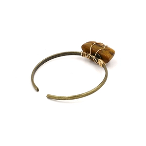 Bracciale barocco retrò con pietra occhio di tigre rettangolare e filo d'oro avvolto