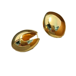 Polished chunky gold teardrop earrings featuring a sleek metallic mirror finish for women