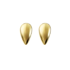 Vue détaillée de boucles d'oreilles gouttes dorées polies avec finition lisse