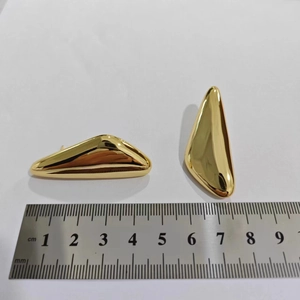 Polished 18K gold plated geometric triangular earrings with 4.2cm streamlined design
