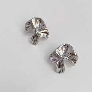 Boucles d'oreilles géométriques irrégulières en cuivre plaqué or 18 carats poli