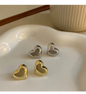S925 silver 3D puffed heart stud earrings in polished gold and silver finishes