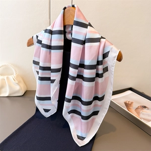 Eleganter Seidenschal für Damen mit geometrischen Streifen in Rosa und Blau