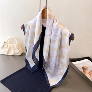 Carré De Satin Synthétique Femme Imprimé Floral Ondulé Foulard Satin Élégant Polyvalent Foulard Accessoire De Mode