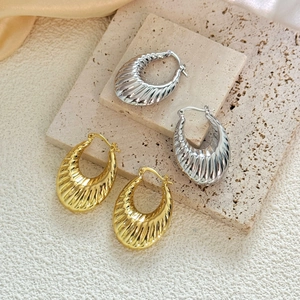 Boucles d'oreilles créoles plaquées or 18 carats et argent avec motif torsadé