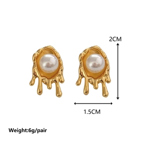 Irregular gold geometric pearl stud earrings measuring 2cm high and 1.5cm wide