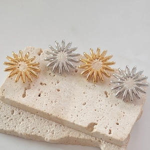 Sunflower Stud Earrings Copper Hollow Flower Shaped Minimalist Chic Fashion Jewelry Gift For Women