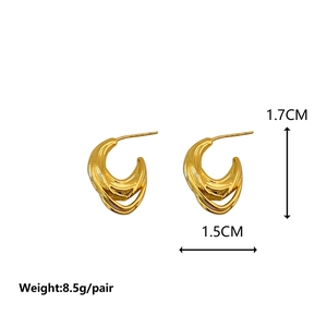 Minimalist gold irregular twisted hoop earrings with size specifications in 1.7cm height