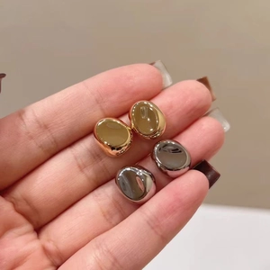 Orecchini a lobo minimalisti in stile francese a forma di ciottolo in oro e argento