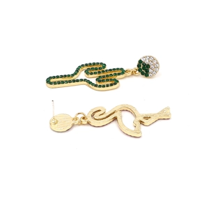 Asymmetric cactus and flamingo stud earrings with colorful rhinestones in gold finish