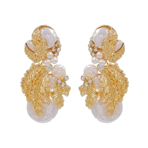 Retro Gold Leaf Drop Earrings With Zinc Alloy Imitation Artificial Pearls And Rhinestones Baroque Style Jewelry For Women