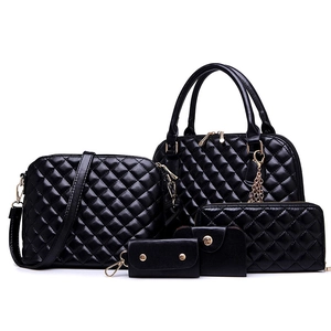 Damen Gesteppte PU Leder Handtasche Umhängetasche Geldbörse Kartenhalter Schlüsseltasche Muschelform Schmetterling Anhänger Mode