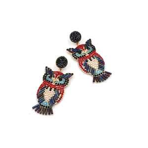 Boucles d'oreilles hibou artisanales avec perles colorées et accents de perles