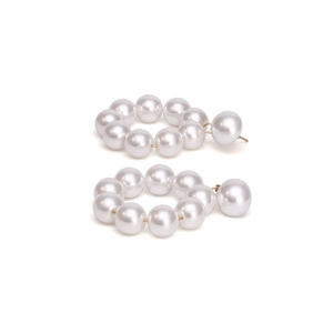 Boucles d'oreilles créoles faites main en perles blanches avec clous dorés pour femme