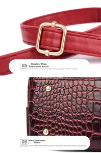 Détails de la bandoulière réglable et texture crocodile avec clous de fond dorés
