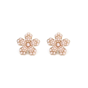 Élégantes boucles d'oreilles fleur à cinq pétales dorées avec perles blanches nacrées