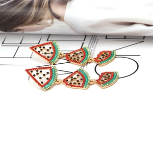 Boucles d'oreilles pastèque à trois niveaux avec strass colorés sur alliage doré