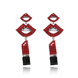 Boucles D'oreilles Pendantes Rouge À Lèvres Alliage Serties De Strass Exagérées Vintage Longues Bijoux Femmes Nouveauté