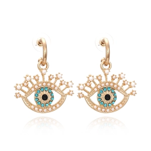 Boucles d'oreilles œil maléfique bohème avec strass colorés et perles blanches dorées