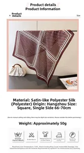 Detailansicht des Satin-Vierecktuchs mit Punkten, Streifen und Produktdaten