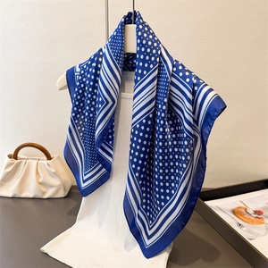 Quadratischer Schal Polyester Satin Polka Dot Geometrischer Druck Schal Seidig Elegant Pendler Kopftuch Für Damen