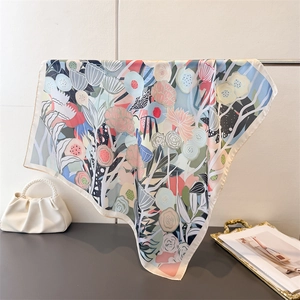 Damen Quadratischer Schal Satinnimitat Polyester Blumendruck Böhmisch Französisch Retro Halstuch Kopfschal Accessoire