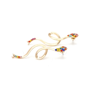 Boucles d'oreilles serpent dorées avec strass colorés et détails de perles chic