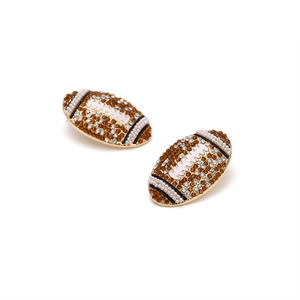 Détail de boucles d'oreilles rugby en alliage avec strass marron et perles blanches
