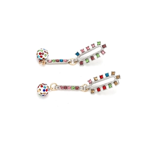 Boucles d'oreilles bohèmes avec strass colorés et une perle de cristal blanche