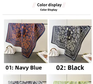 Bedruckte Seidenschals in Marineblau und Schwarz mit dekorativen Mustern und Kanten