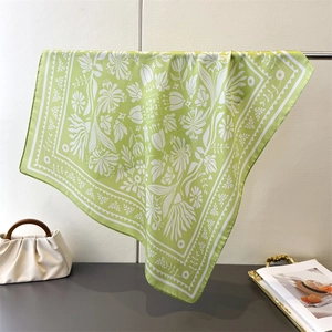 Damen Quadratischer Schal Aus Satin Mit Blumendruck Elegantes Botanisches Muster Seidiges Halstuch Für Den Alltag
