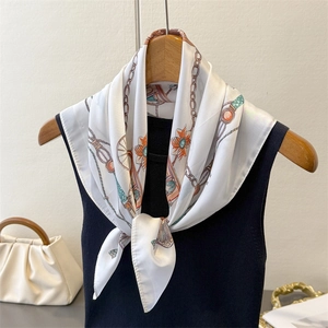 Elegantes Quadratisches Halstuch Für Damen Satinnimitat Kutsche Kette Druck Vintage Britischer Stil Schal