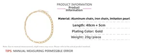 Détails du collier à maillons avec perles d'imitation et fermoir doré ajustable