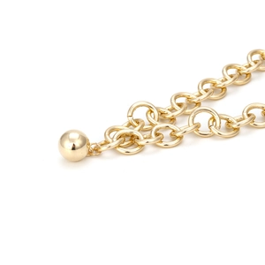 Collana a catena grossa dorata con ciondolo a sfera lucida per donne moda