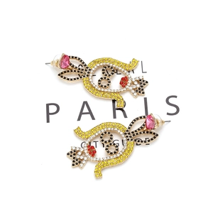Chic gold bunny earrings with sparkling crystals and a pink heart gem for women