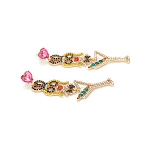 Boucles d'oreilles fille dessin animé et verre de vin avec strass colorés et cœur rose