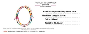 Détail du collier bohème multicouche avec perles en bois et résine, longueur 55 cm