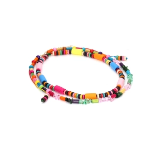 Collier bohème double couche en perles de bois colorées avec style ethnique artisanal