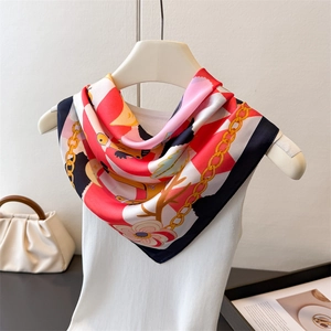 Silk-feel square scarf with horse chain print and floral patterns for women