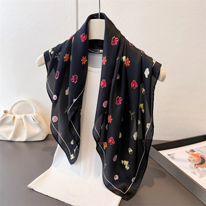 Carré De Satin Femme Imprimé Floral Faux Satin Foulard Cheveux Écharpe Élégant Léger Accessoire Mode