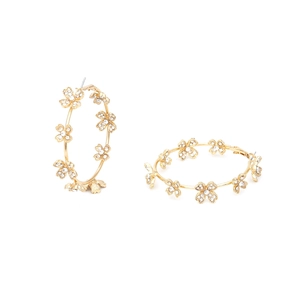 Créoles dorées élégantes avec fleurs serties de cristaux pour un look vintage chic