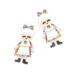 Boucles d'oreilles de Noël exagérées avec strass colorés et émail sur fond blanc éclatant