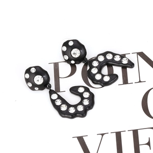 Asymmetric geometric earrings with black lacquer and sparkling crystals for women