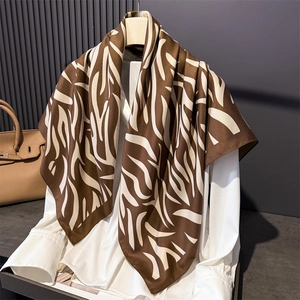Carré De Satin Élégant Écharpe Polyester Twill Imprimé Zèbre Bandana Cheveux Tour De Cou Accessoires Mode Bureau Pour Femmes