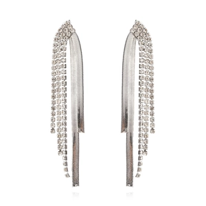 Orecchini a nappa in argento con strass multistrato e catena a serpente per occasioni